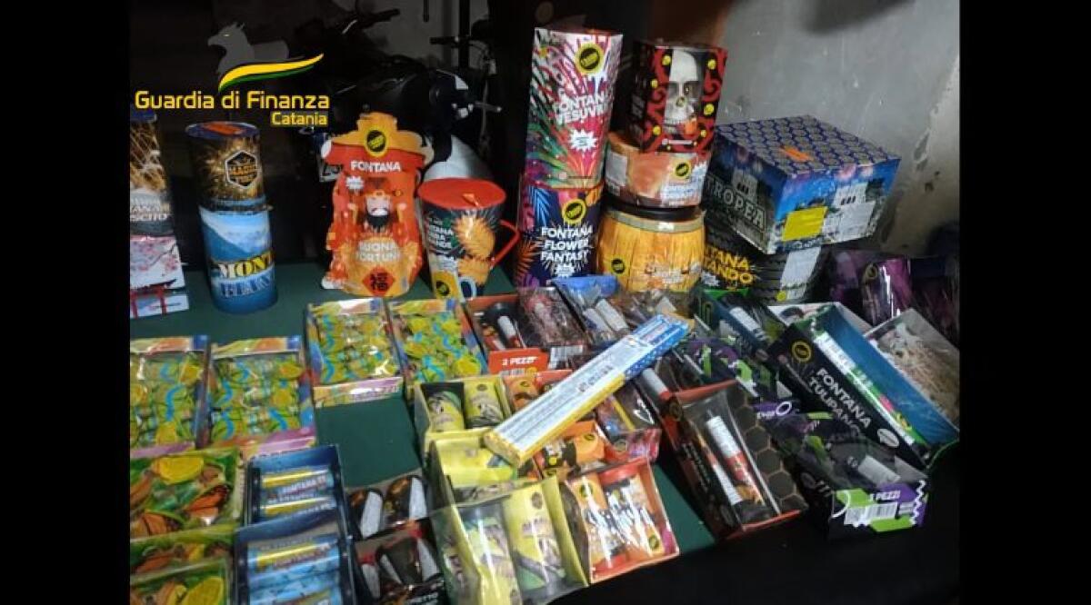 BRONTE. NASCONDEVANO 2 CHILI E MEZZO DI MARIJUANA E ORDIGNI ESPLOSIVI RUDIMENTALI: ARRESTATI PADRE E FIGLIO - 