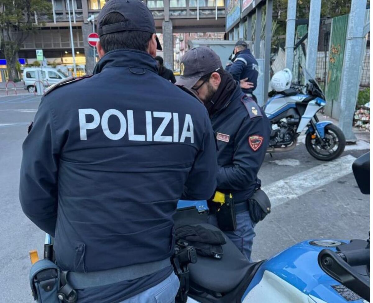 CATANIA, PATENTE RITIRATA A 13 AUTOMOBILISTI CHE GUIDAVANO PARLANDO AL CELLULARE - 