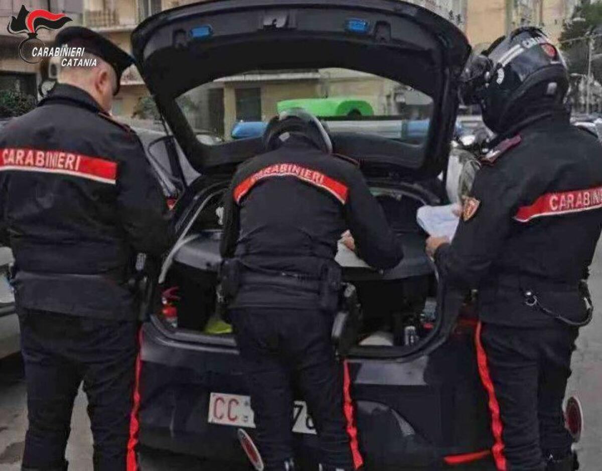 CATANIA. NON SI ACCORGE DELL’ALT E CONTINUA A GUIDARE: BLOCCATO UN AUTOMOBILISTA UBRIACO - 