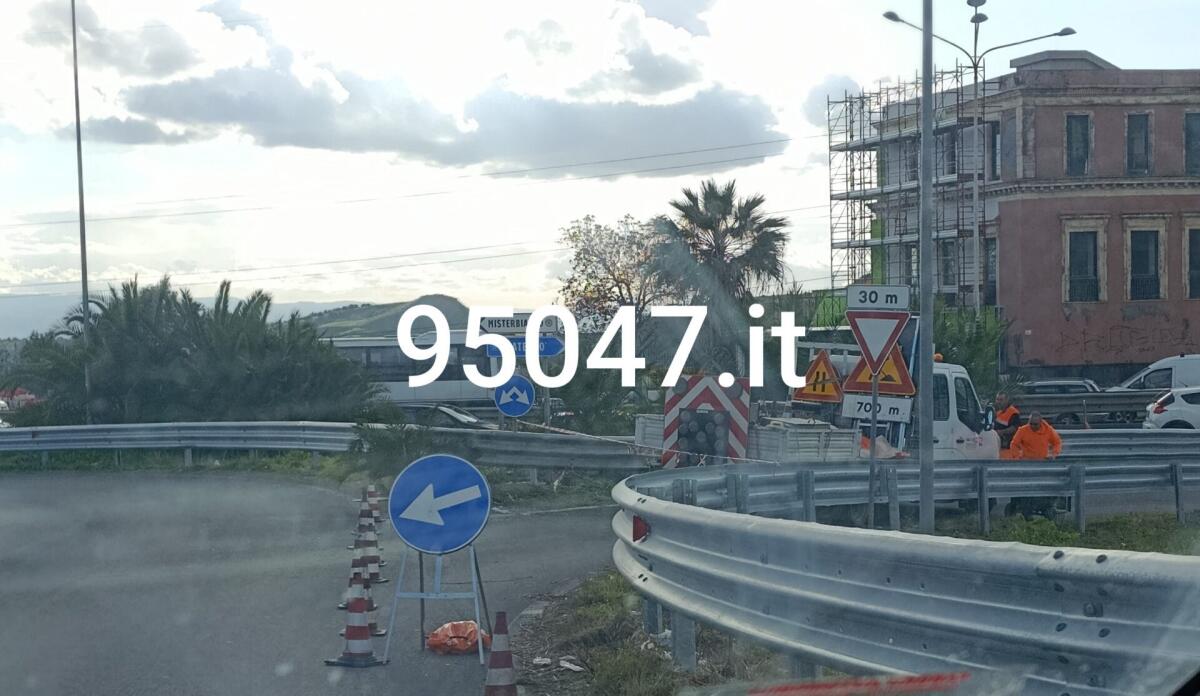 SS 121, RALLENTAMENTI VERSO PATERNÒ: LUNGHE CODE PER LAVORI STRADALI - 