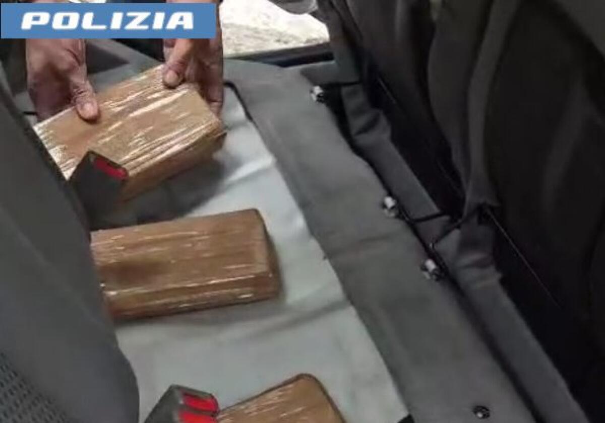 CATANIA: ARRESTATO 59ENNE CON OLTRE 5 CHILI DI COCAINA NASCOSTA NELL'AUTO - 