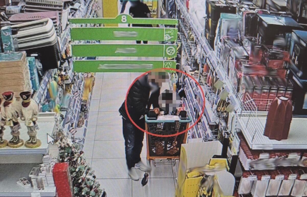 CATANIA. RUBANO TRAPANI E SMERIGLIATRICI CON UN BAMBINO NEL CARRELLO: DENUNCIATI - 