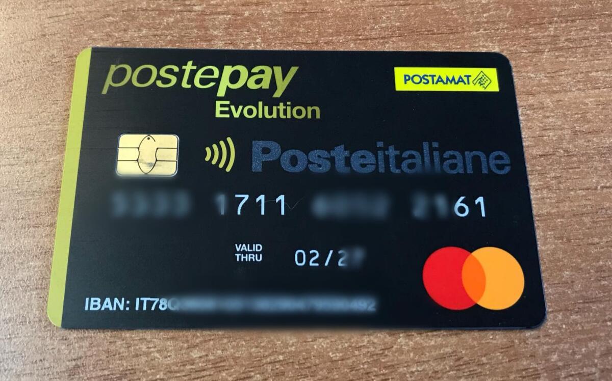 CARTA BANCARIA SMARRITA A PATERNÒ: CONSEGNATA AI VIGILI URBANI - 