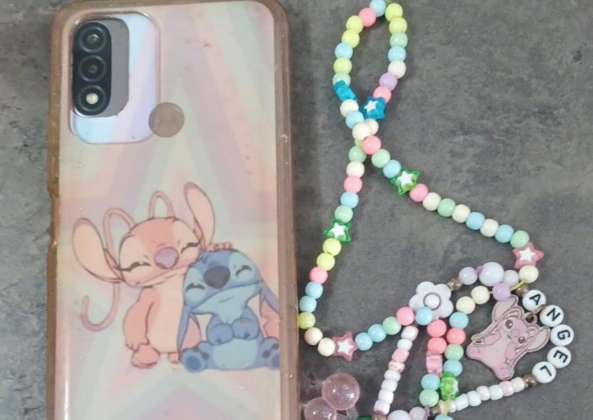 PATERNO'. CELLULARE RITROVATO DAVANTI A UN NEGOZIO IN VIA EMANUELE BELLIA - RUBRICA OGGETTI SMARRITI 95047 - 