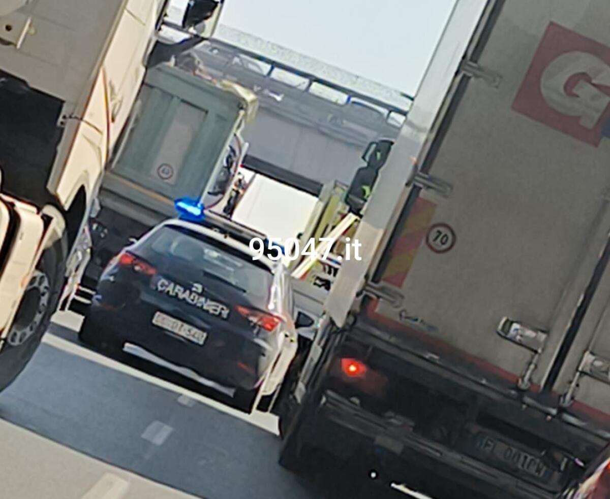 INCIDENTE SULLA SS121 SOCCORSI SUL POSTO E LUNGHE CODE - 