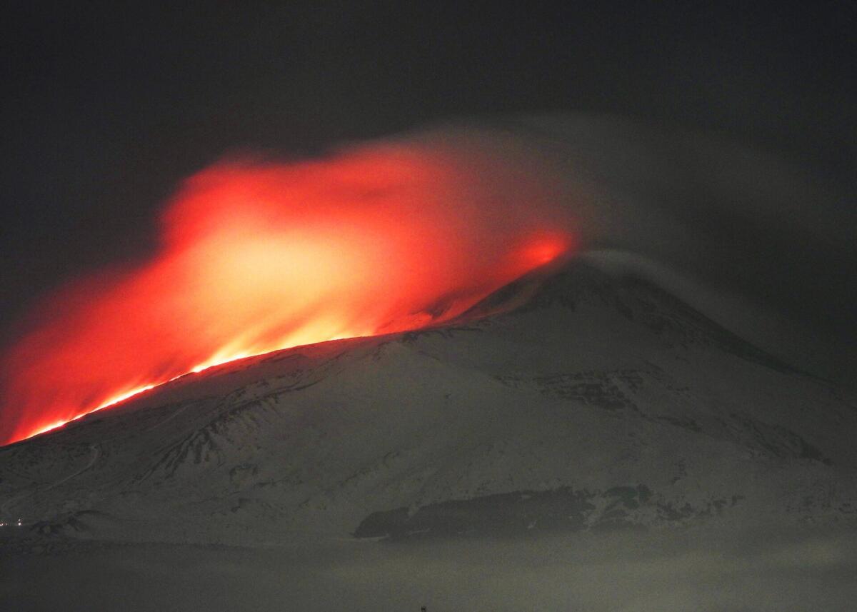 L’ETNA CONTINUA A “VOMITARE” LAVA: GIÀ UN MILIONE DI METRI CUBI DALL’8 FEBBRAIO - 