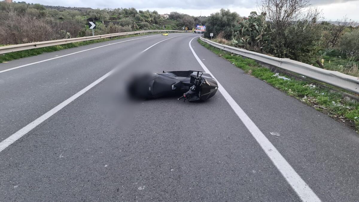 GRAVE INCIDENTE SULLA SS 284 A PATERNÒ: TRAFFICO BLOCCATO IN ENTRAMBI I SENSI DI MARCIA - 
