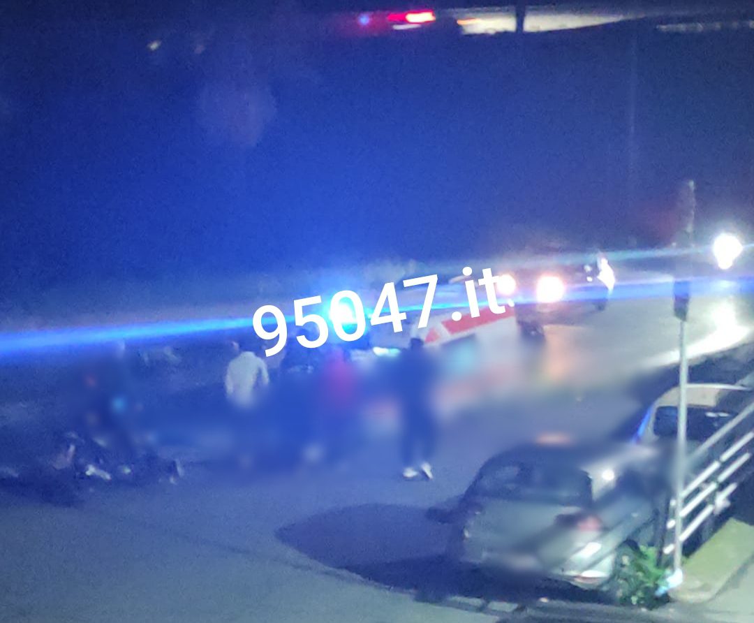 PATERNO'. SCONTRO AUTO-MOTO AL "PALAZZO DI FERRO" IERI SERA: FERITI DUE RAGAZZI