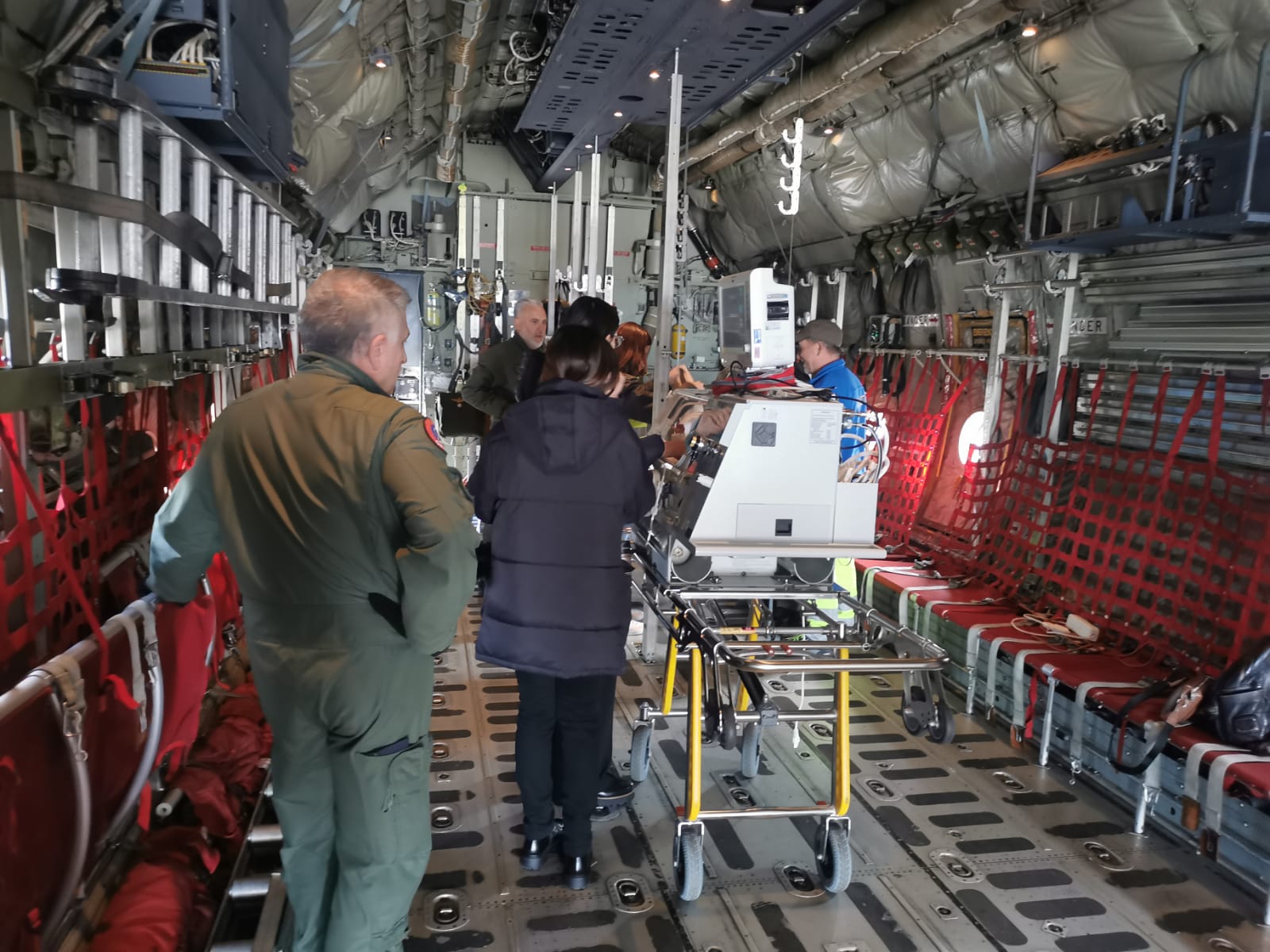 C-130 DELL'AERONAUTICA MILITARE SALVA UN BIMBO DI TRE MESI: TRASPORTO URGENTE DA SIGONELLA A FIRENZE