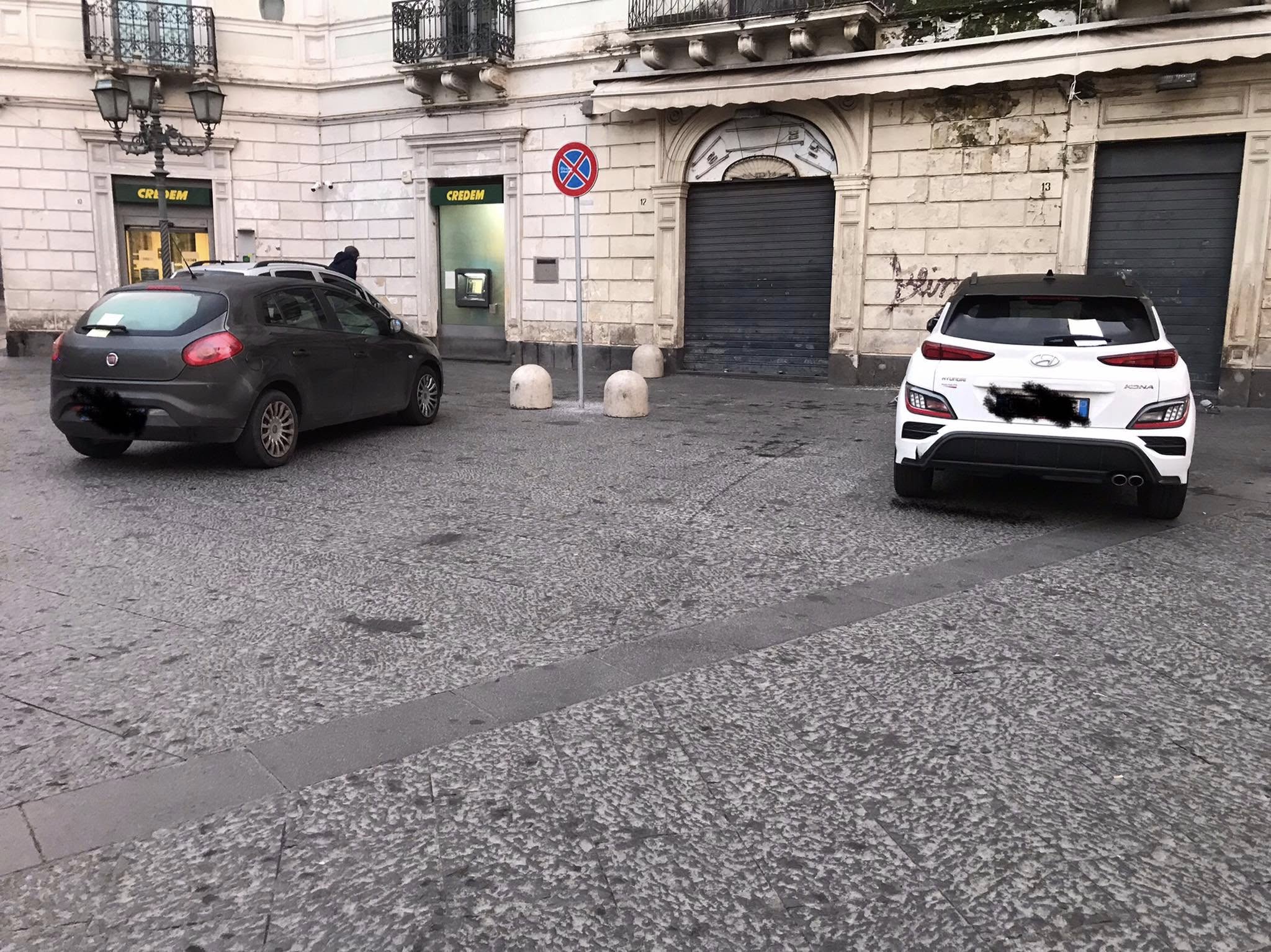 CONTROLLI INTENSIFICATI A PATERNÒ: CONTINUANO LE SANZIONI, 30 MULTE E SEQUESTRO DI FURGONE IN PIAZZA REGINA MARGHERITA