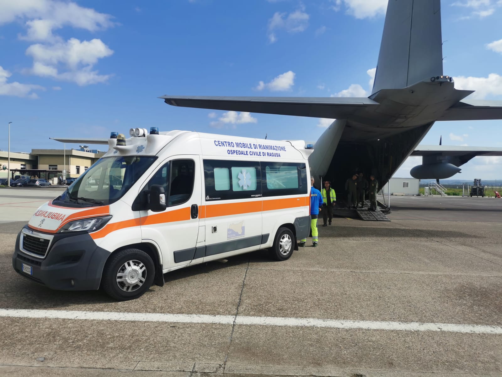 C-130 DELL'AERONAUTICA MILITARE SALVA UN BIMBO DI TRE MESI: TRASPORTO URGENTE DA SIGONELLA A FIRENZE