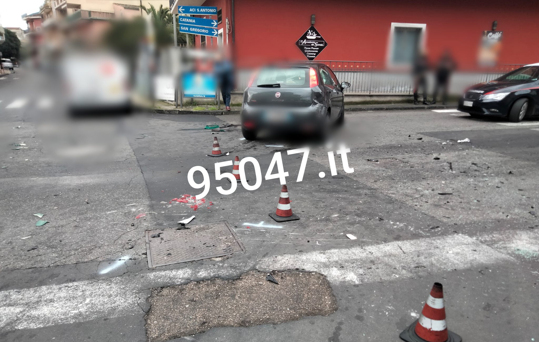 INCIDENTE A VALVERDE: SCONTRO TRA DUE AUTO, DUE FERITI