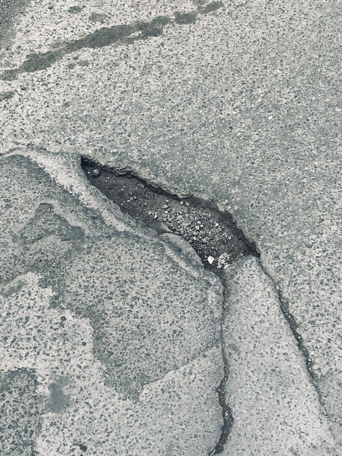 VIA SAVASTA IMPRATICABILE: LA DENUNCIA DI UNA MAMMA A 95047