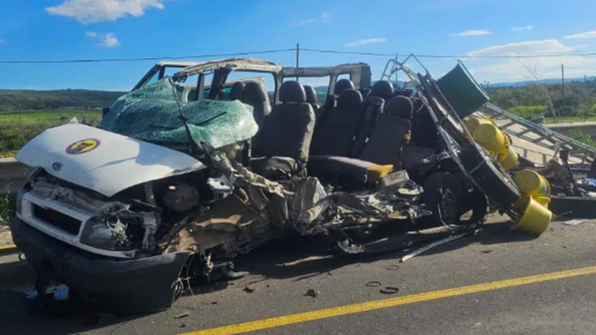 STRAGE SULLA STATALE 194: SCHIANTO FRONTALE A CARLENTINI, TRE MORTI E 8 FERITI, DI CUI 5 IN GRAVI CONDIZIONI. TRA LE VITTIME ANCHE BRACCIANTI AGRICOLI DI ADRANO - 