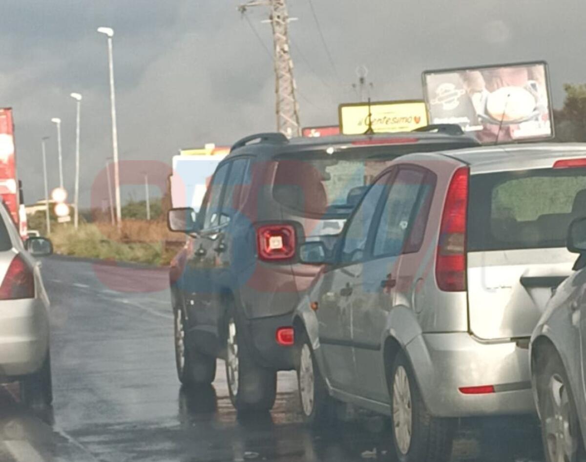 INCIDENTE ALLO SVINCOLO DI MISTERBIANCO: TRE AUTO COINVOLTE E TRAFFICO CONGESTIONATO SULLA TANGENZIALE - 