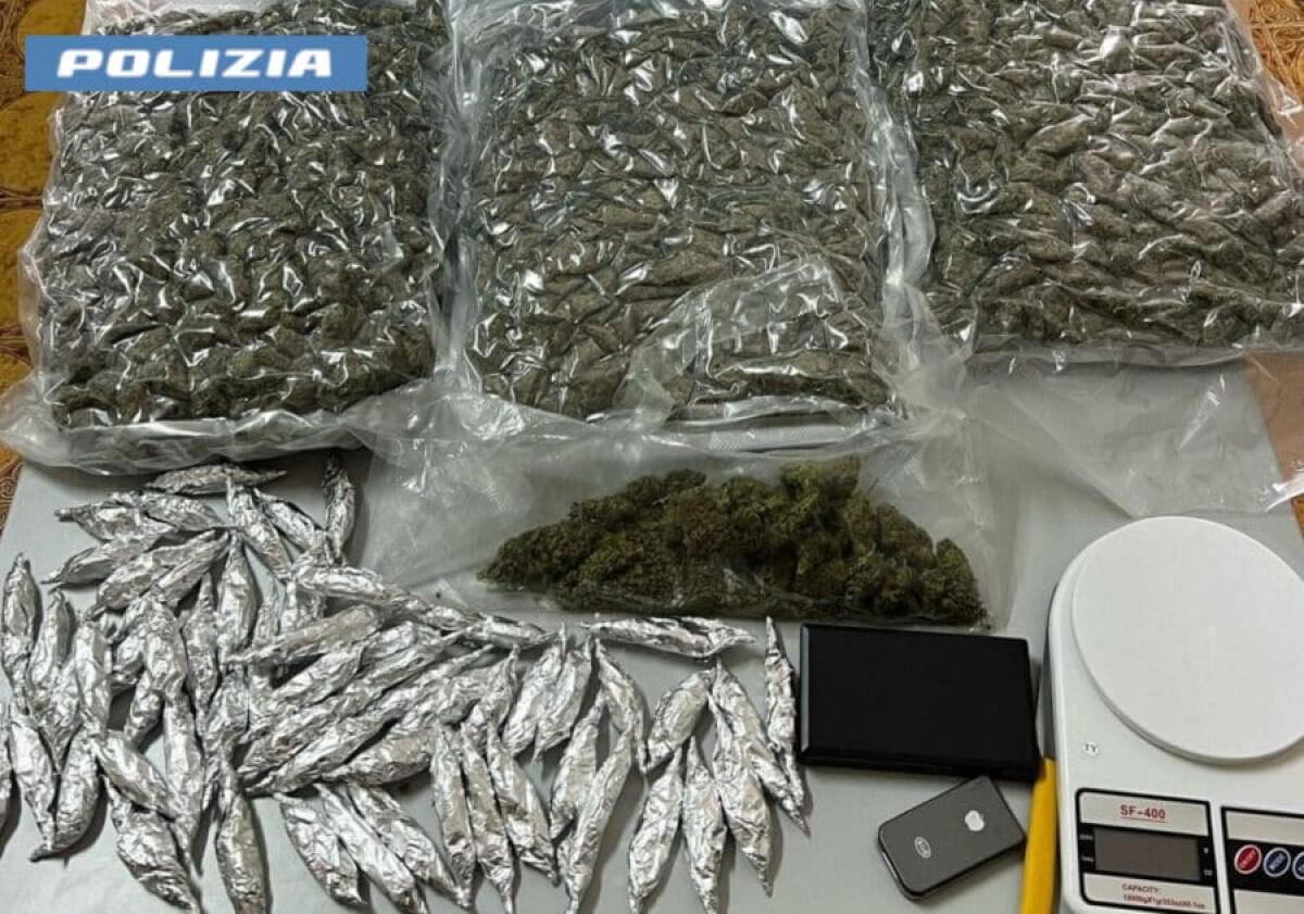 IN CASA 3,6 CHILI DI MARIJUANA, ARRESTATO A CATANIA - 