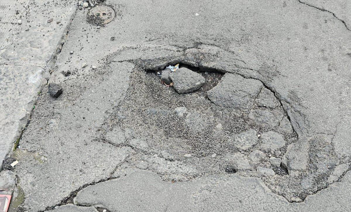 LO DICO A 95047: VIA CIRCUMVALLAZIONE, BUCHE RIPARATE MALE E DISAGI CONTINUI, LA DENUNCIA DEI CITTADINI - 