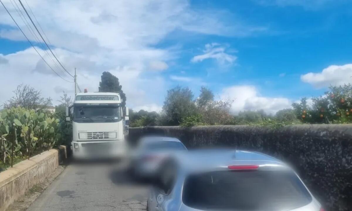 CHIUSURA AL TRANSITO PER I VEICOLI SUPERIORI A 3,5 TONNELLATE SULLA S.P. 57 NEI COMUNI DI RAGALNA E PATERNÒ - 