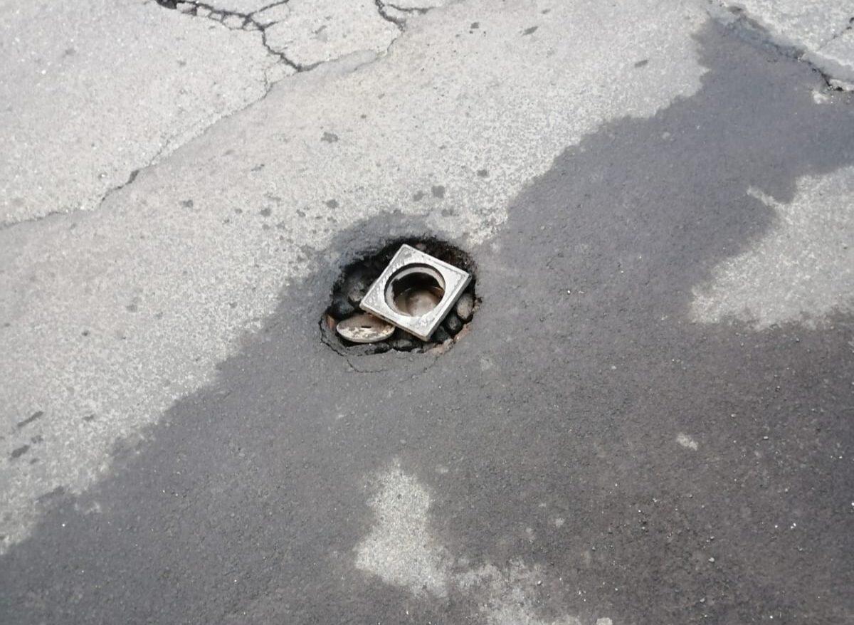 PATERNÒ: TOMBINO PERICOLOSO ALL'INCROCIO TRA VIA FALLICA E VIA GUGLIELMO MARCONI - 