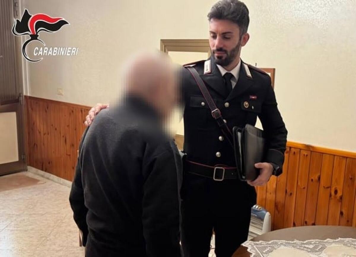 SI FINGONO CARABINIERI PER SOTTRARRE 24.000 EURO, QUATTRO CATANESI DENUNCIATI - 