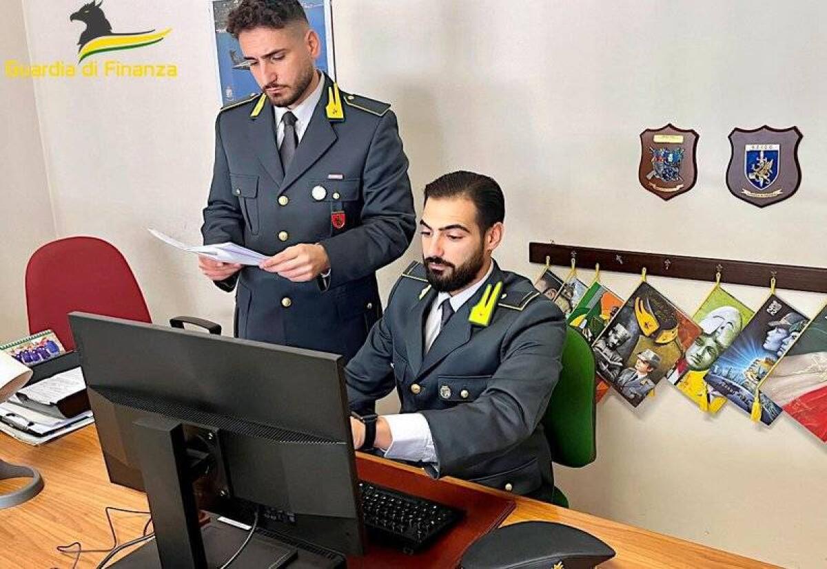 CATANIA, TRUFFA SUI CREDITI AL CONSUMO: SEQUESTRATI 1,4 MILIONI. 15 INDAGATI, ECCO I NOMI - 