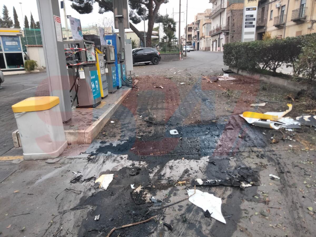 ADRANO: SCONTRO FRA DUE AUTO, 4 FERITI - 