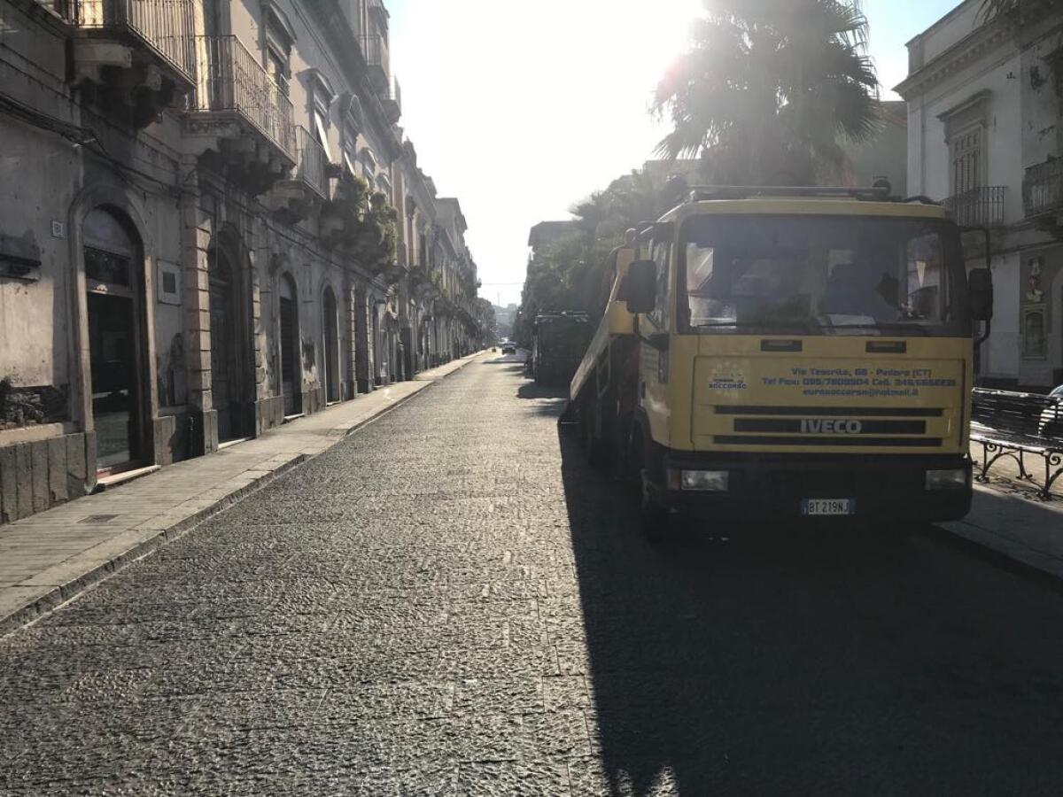 PATERNÒ: SERVIZIO DI SPAZZAMENTO MECCANICO DELLE STRADE URBANE – 25 MULTE E 9 RIMOZIONI - 