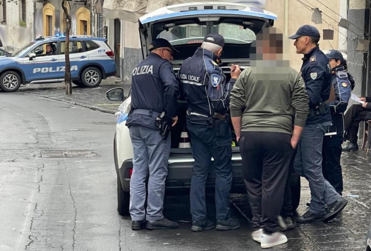 Maxi-blitz a Catania: sequestrati 130 kg di cibo irregolare e multe per 21 mila euro - 