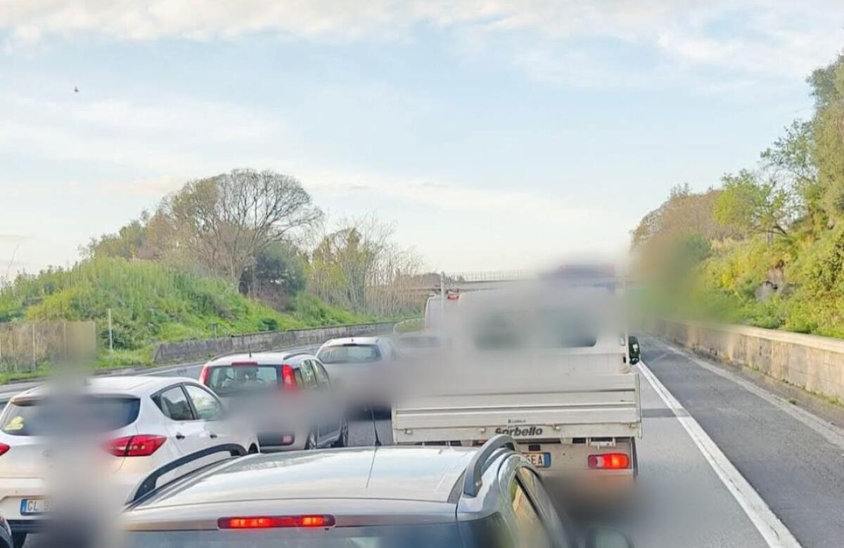 GRAVE INCIDENTE SULLA A18 NEI PRESSI DI GIARRE: SOCCORSI SUL POSTO, TRAFFICO BLOCCATO - 