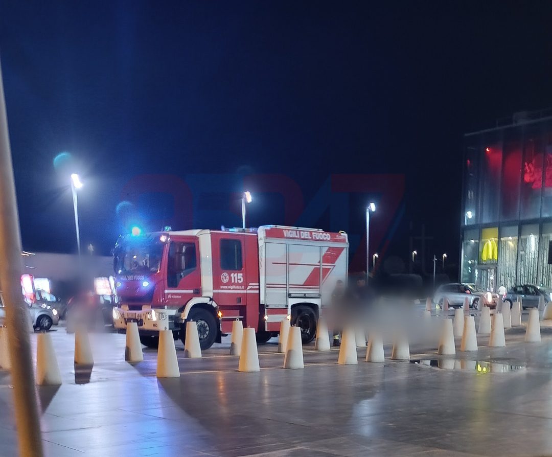 TRAGEDIA IERI SERA A BELPASSO: 16ENNE DI MOTTA SANT'ANASTASIA PRECIPITA DAL TETTO DI UN CENTRO COMMERCIALE E MUORE