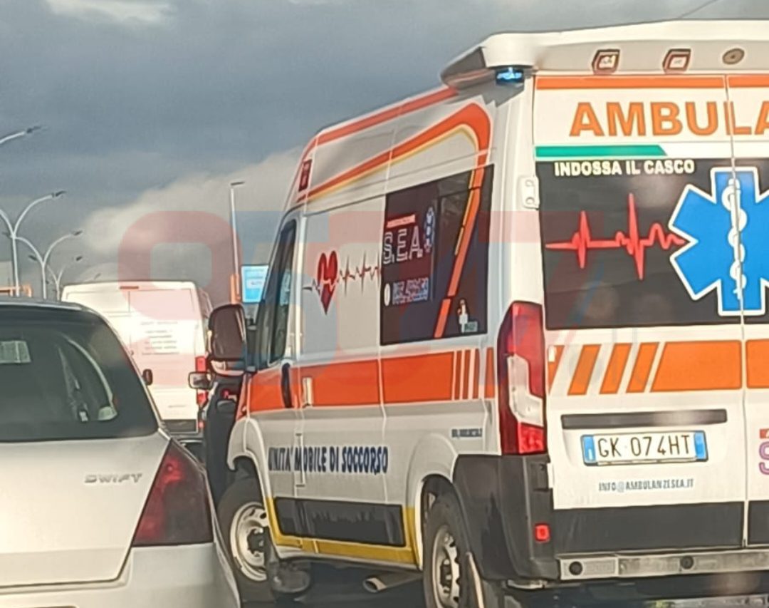 INCIDENTE ALLO SVINCOLO DI MISTERBIANCO: TRE AUTO COINVOLTE E TRAFFICO CONGESTIONATO SULLA TANGENZIALE