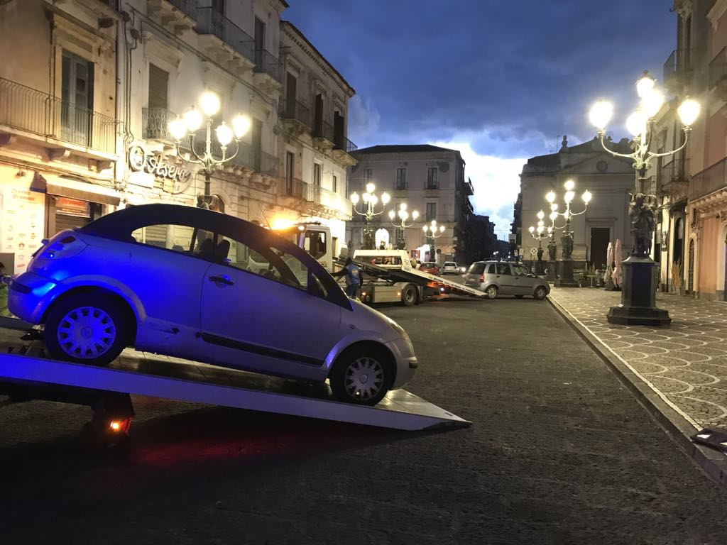 PATERNÒ: SERVIZIO DI SPAZZAMENTO MECCANICO DELLE STRADE URBANE – 20 MULTE E 8 RIMOZIONI