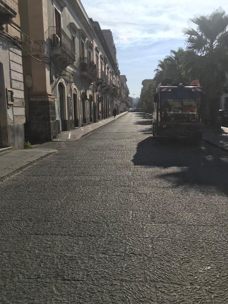 PATERNÒ: SERVIZIO DI SPAZZAMENTO MECCANICO DELLE STRADE URBANE – 25 MULTE E 9 RIMOZIONI
