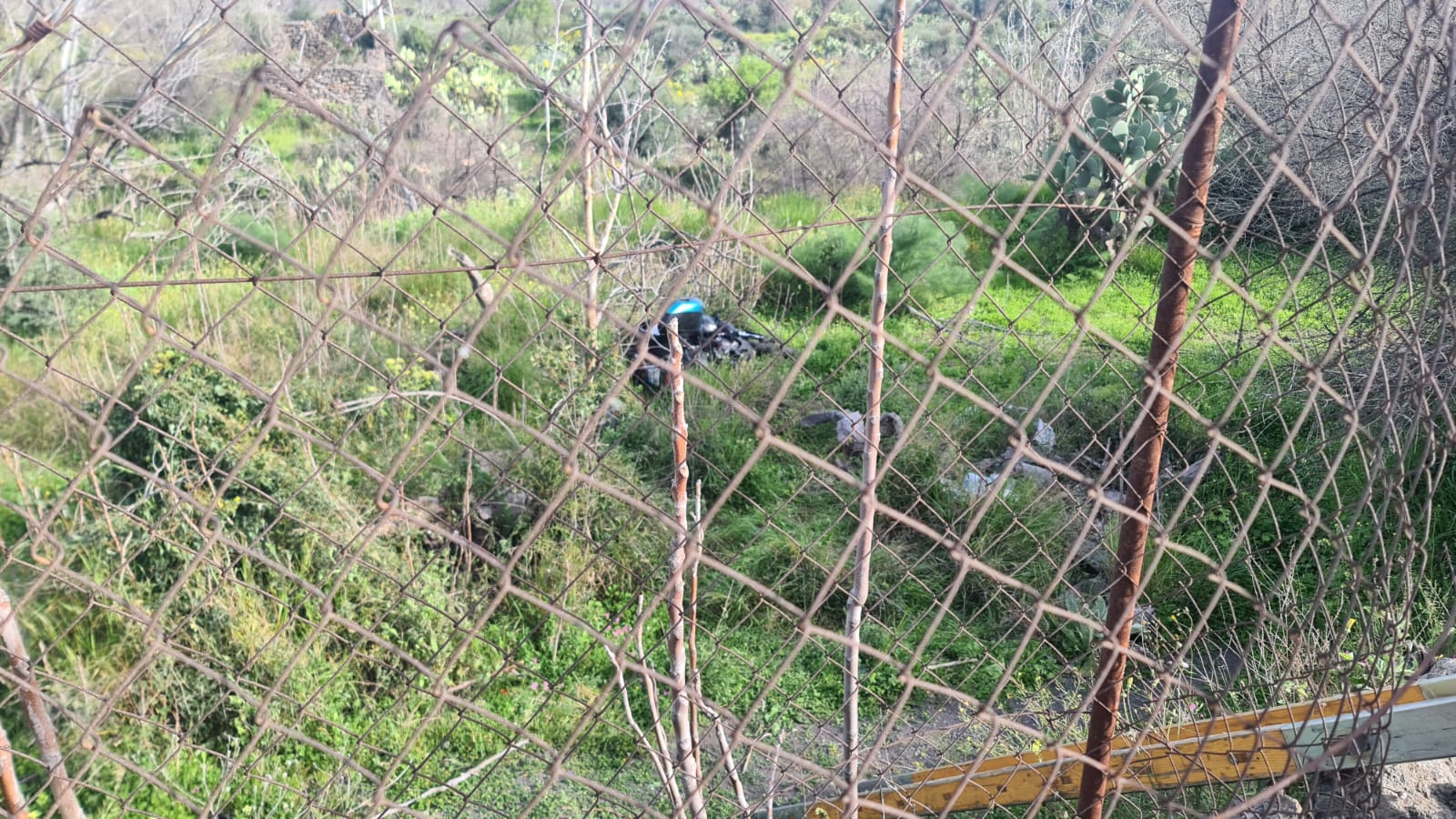GRAVE INCIDENTE SULLA PATERNÒ-RAGALNA (SP 57): MOTO FINISCE IN UNA SCARPATA, FERITO 29ENNE PATERNESE