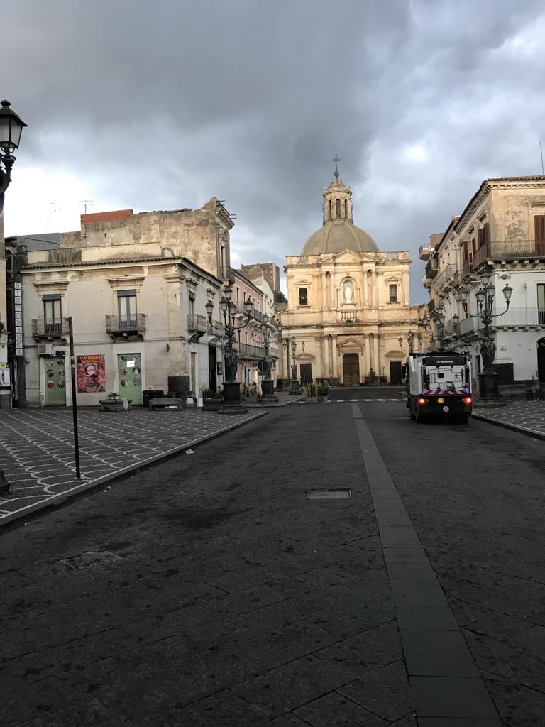 PATERNÒ: SERVIZIO DI SPAZZAMENTO MECCANICO DELLE STRADE URBANE – 20 MULTE E 8 RIMOZIONI