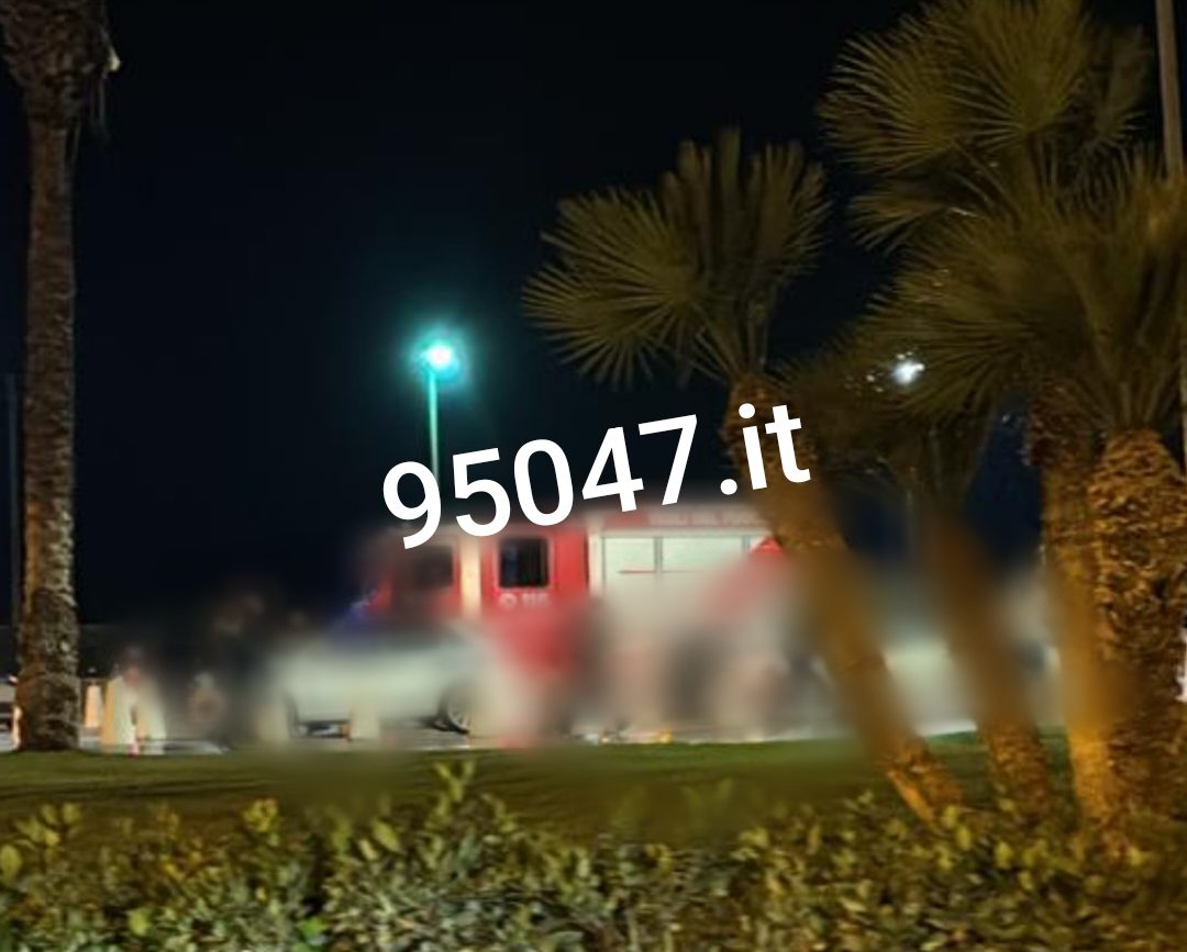 GRAVE INCIDENTE A ETNAPOLIS: GIOVANE CADE DAI PARCHEGGI SUPERIORI, FERITO GRAVEMENTE