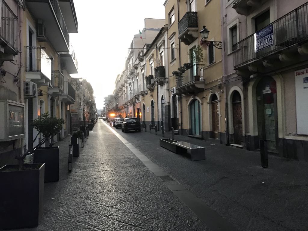 PATERNÒ: SERVIZIO DI SPAZZAMENTO MECCANICO DELLE STRADE URBANE – 20 MULTE E 8 RIMOZIONI