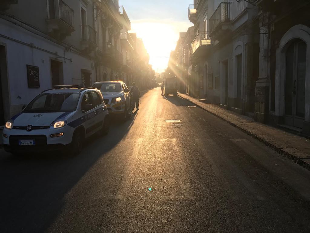 PATERNÒ: SERVIZIO DI SPAZZAMENTO MECCANICO DELLE STRADE URBANE – 25 MULTE E 9 RIMOZIONI