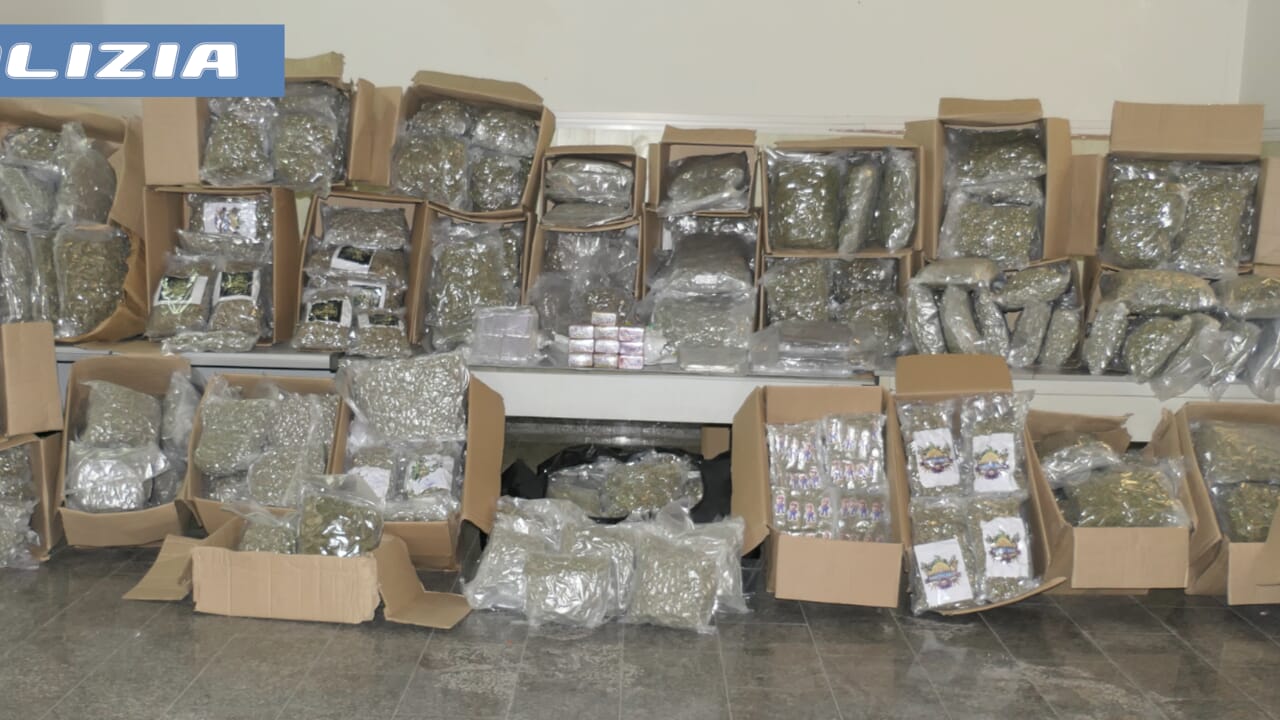 MAXI-OPERAZIONE ANTIDROGA A CATANIA: FERMATO AUTOARTICOLATO CON OLTRE 280 KG DI STUPEFACENTI, DUE ARRESTI