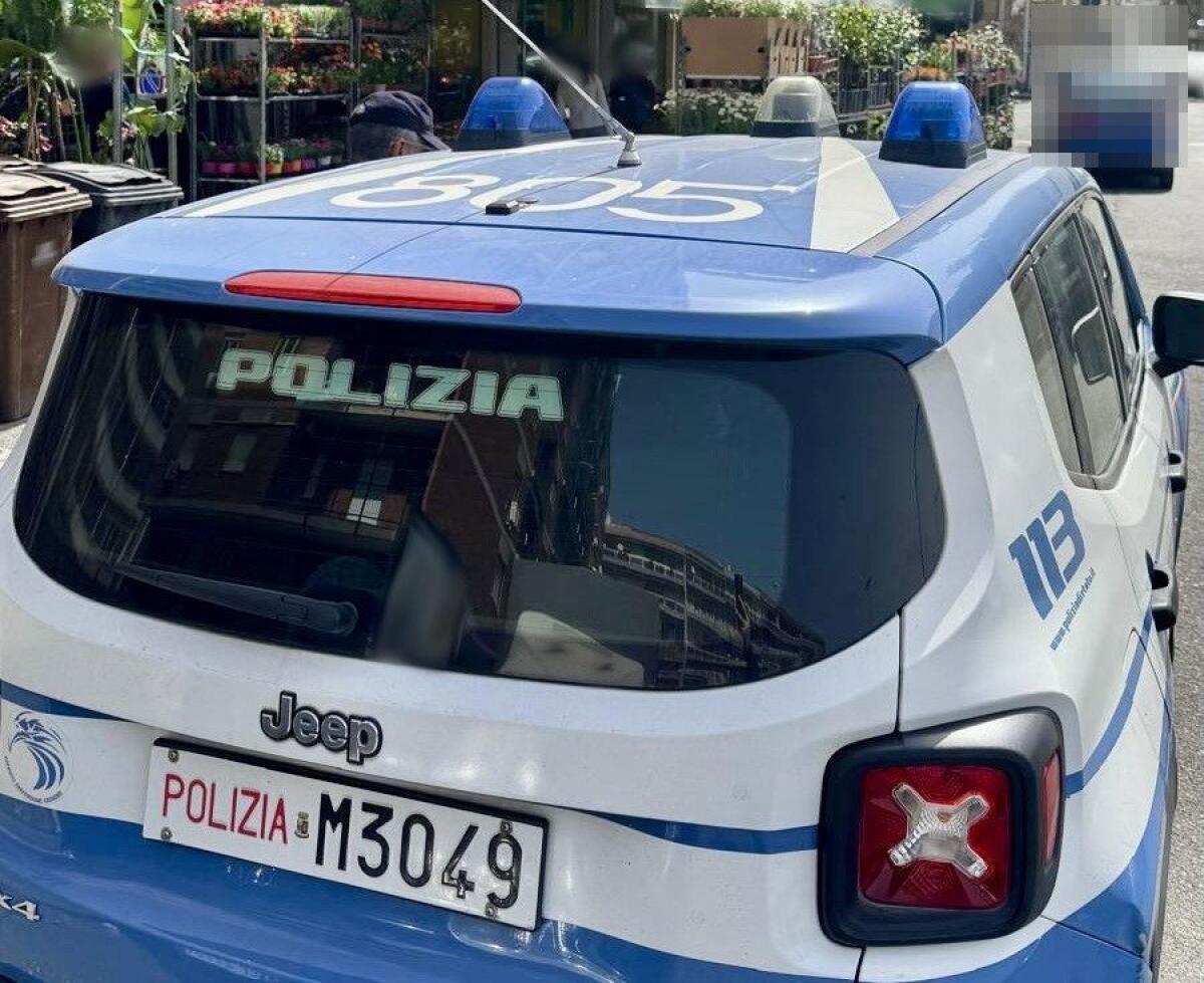 CATANIA: ESPOSTITORI E FIORIERE IN STRADA SENZA AUTORIZZAZIONE, DUE NEGOZI SANZIONATI PER BLOCCO PARCHEGGI E PASSAGGIO PEDONALE. - 
