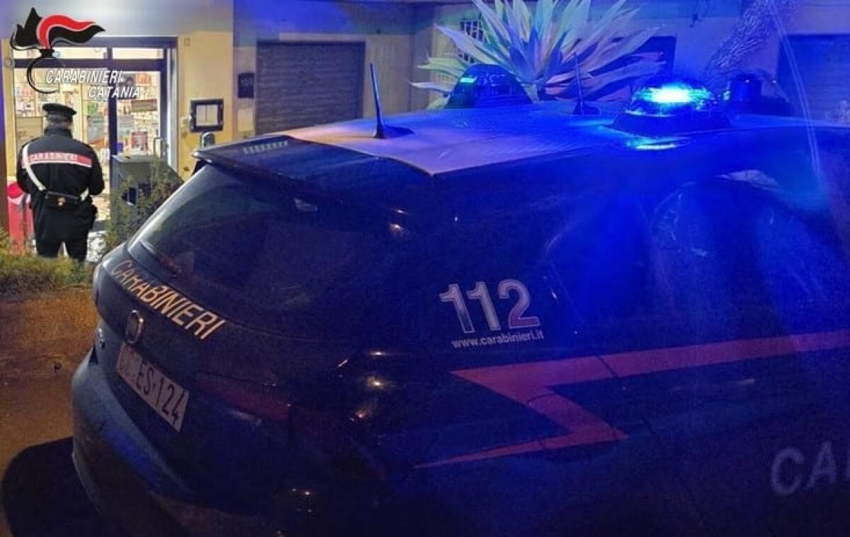MISTERBIANCO. DUE RAPINE IN 15 MINUTI, IL RAPINATORE 21ENNE CATTURATO DAI CARABINIERI - 