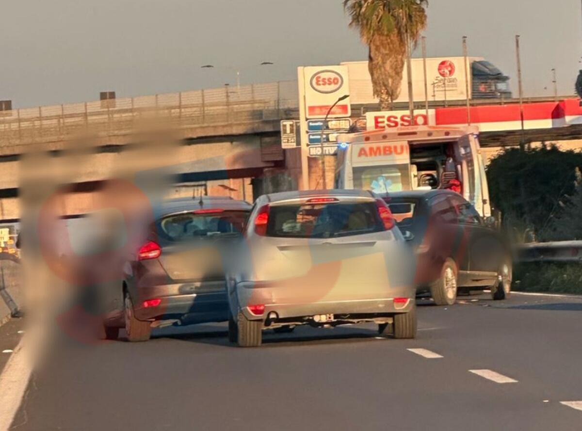 NUOVO INCIDENTE POCHI MINUTI FA SULLA SS121: AMBULANZE SUL POSTO E TRAFFICO BLOCCATO - 