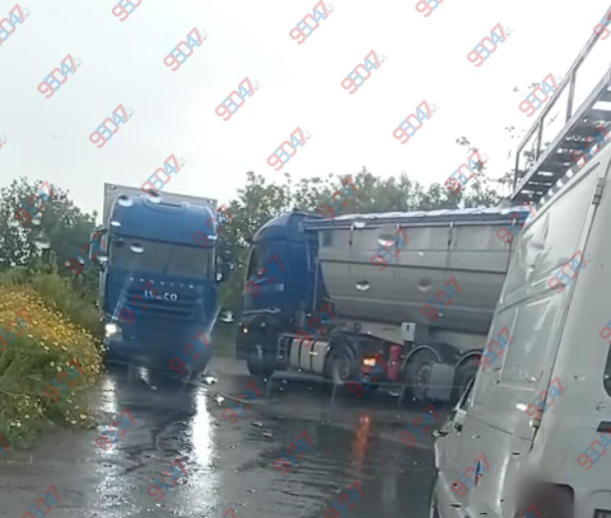 Caos sulla SP 57: ennesimo blocco del traffico nonostante la nuova ordinanza - 