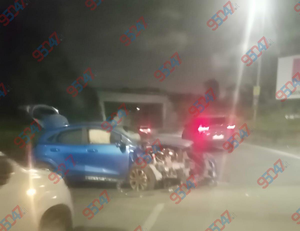 GRAVE INCIDENTE SULLA SS121 A MISTERBIANCO: AUTO FINISCE CONTRO IL MURO DELLO SVINCOLO - 