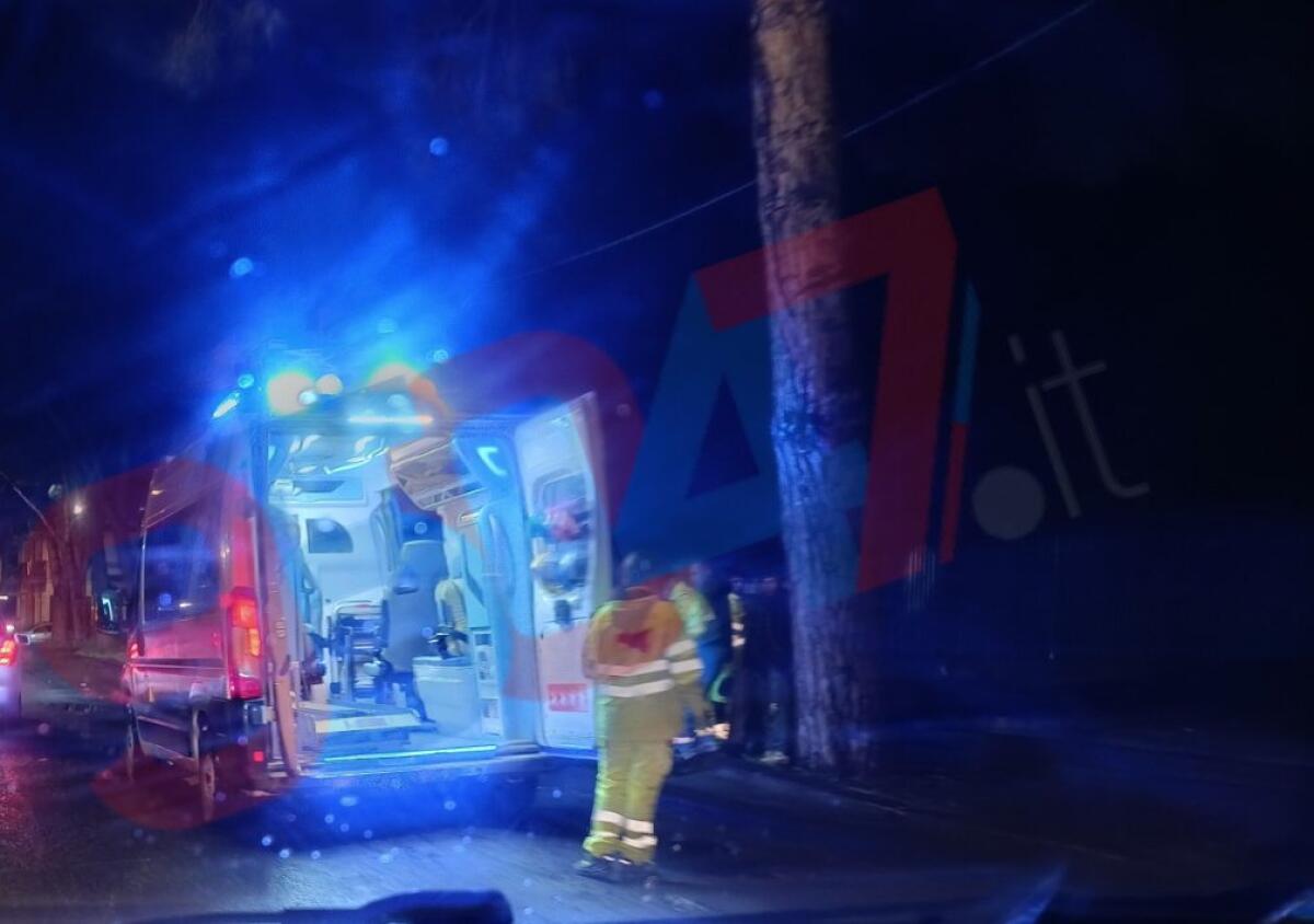 PATERNÒ, ACCOLTELLAMENTO IN ZONA SALINELLE, UN FERITO - 