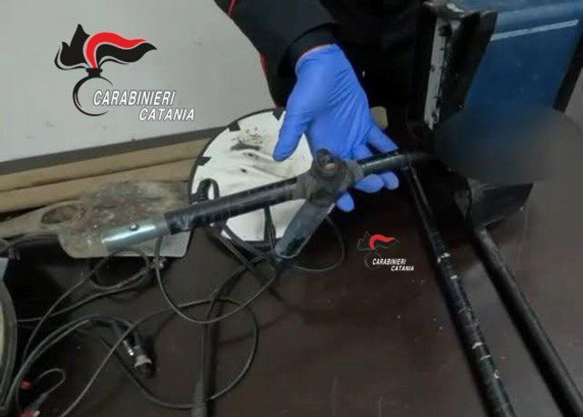 FURTO DI REPERTI ARCHEOLOGICI A CASTIGLIONE DI SICILIA: DENUNCIATI CINQUE UOMINI DI PATERNO' E BELPASSO - 