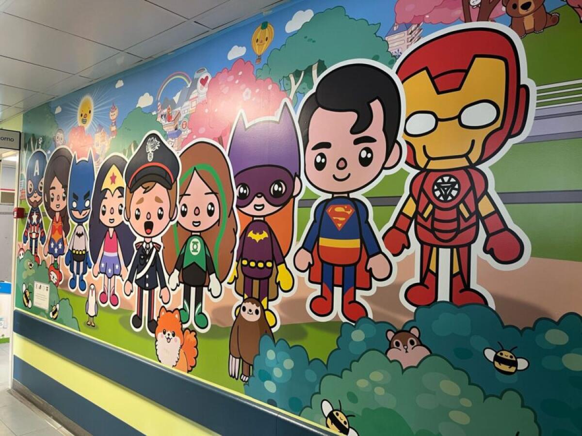 OSPEDALE CANNIZZARO, IN PEDIATRIA UN NUOVO MURALES CON CARTOONS E SUPEREROI - 