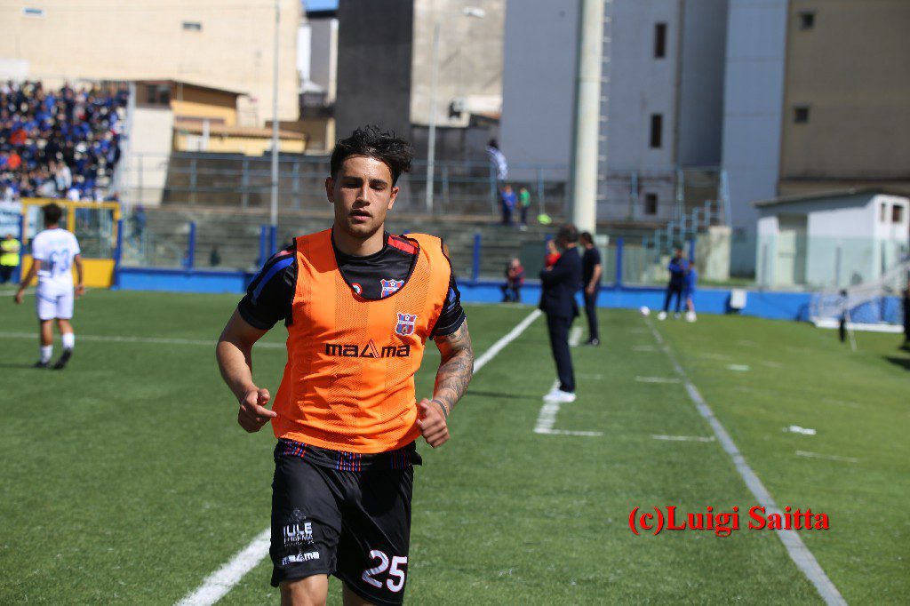 PATERNO’ CALCIO: SIRACUSA VINCE E SI AVVICINA ALLA C, PRIMO TEMPO ALLA PARI, POI IL CROLLO