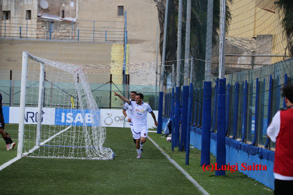 PATERNO’ CALCIO: SIRACUSA VINCE E SI AVVICINA ALLA C, PRIMO TEMPO ALLA PARI, POI IL CROLLO