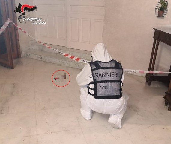 San Gregorio di Catania, imprenditore uccide il figlio 23enne durante una lite alla festa: ferito anche un amico